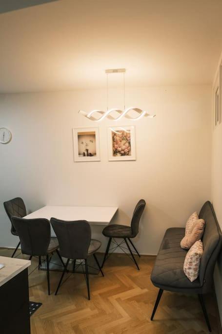 Pink Prater Apartment Wien